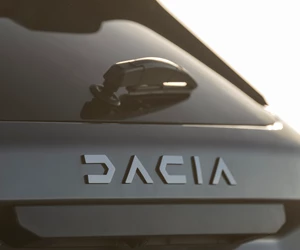 DESIGN UNICO PER DUSTER CHE INCARNA A PIENO I VALORI DACIA 7