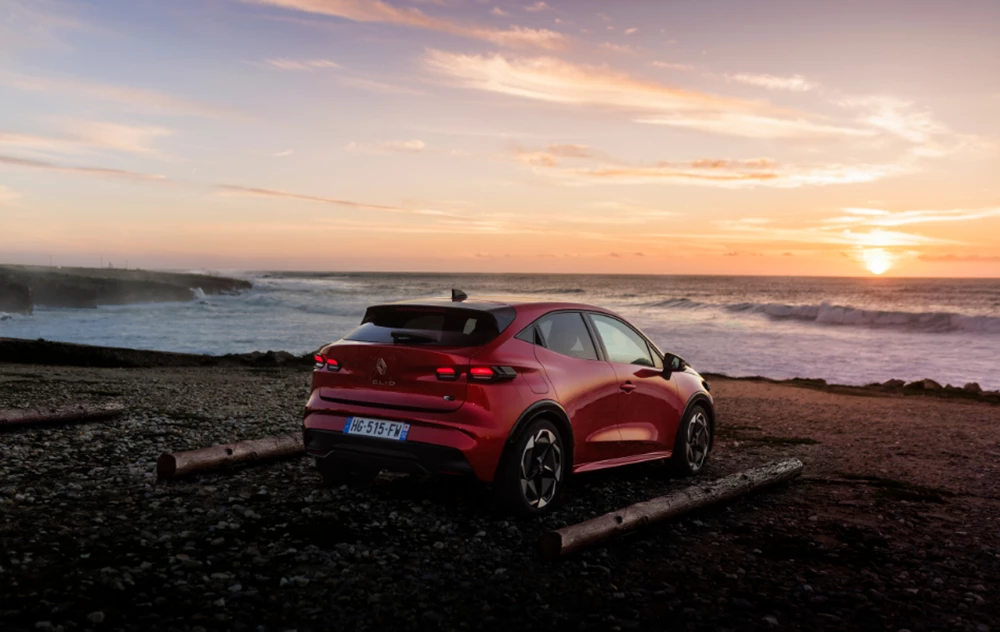 Renault Clio, una storia di rivoluzioni senza tempo